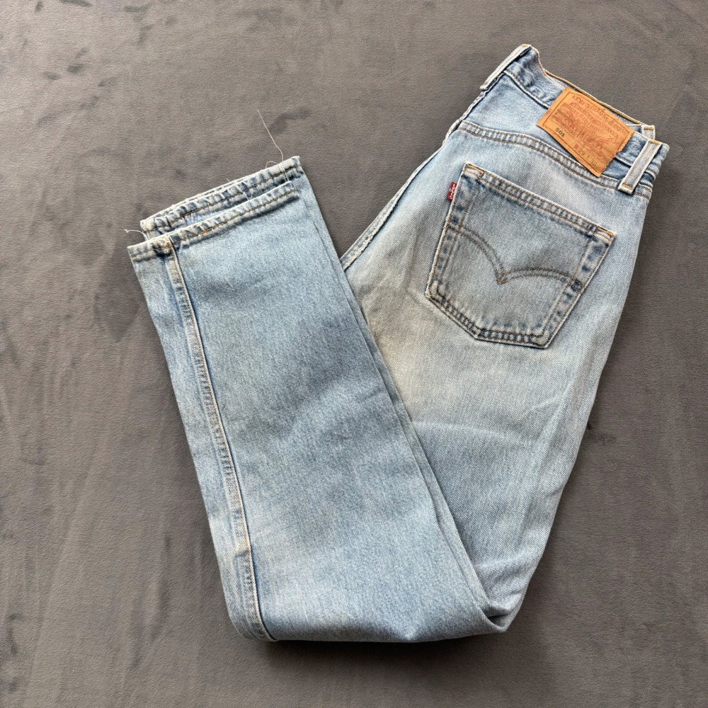 Vintage Levis 501 Original Fit Jeans Light Wash Straight Leg W29 L30 Denim